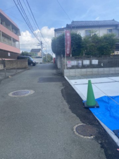 【前面道路含む現地写真】