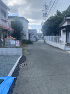 【前面道路含む現地写真】