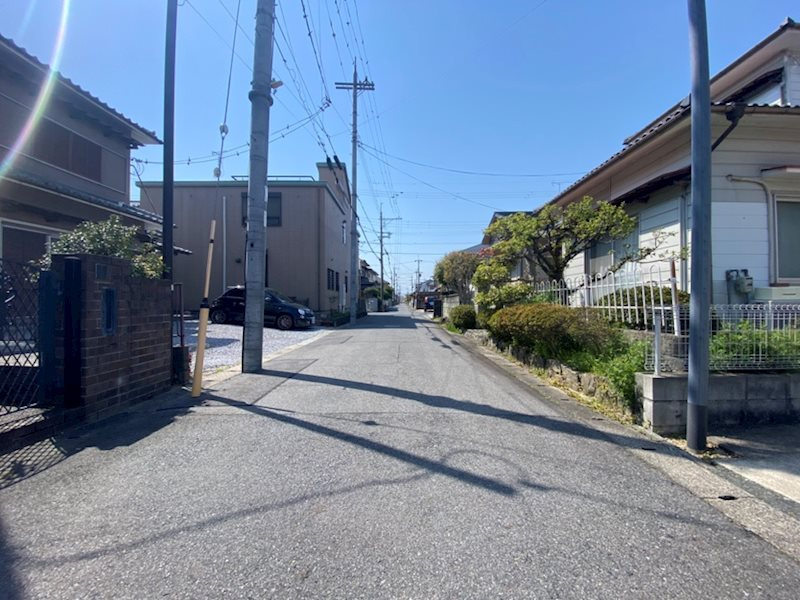 野洲市小南　売土地の前面道路含む現地写真