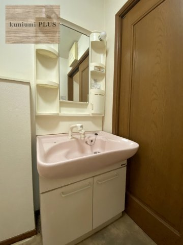 大阪市鶴見区横堤4丁目の独立洗面台