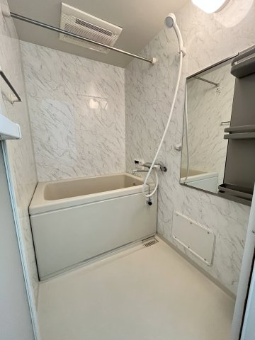 プレサスの浴室