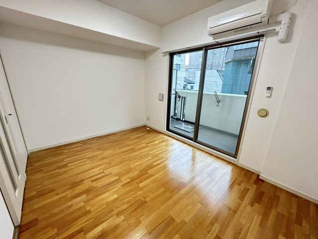 CASSIA福島駅前の洋室