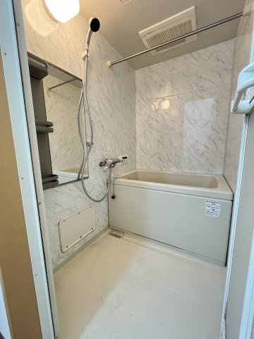 プレサスの浴室