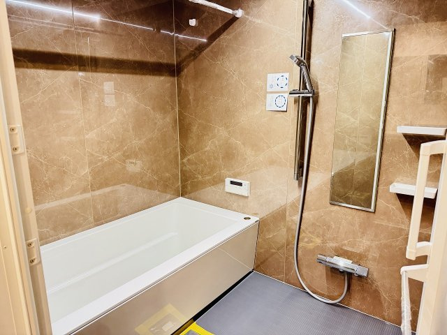 グランシティレイディアントアクアヴィータの浴室|～新規交換したキレイなバスルーム　気持ち良く湯船に浸かる事が出来ます～