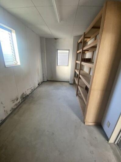 栃木市貸事務所のロビー