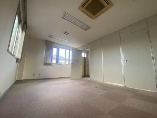 栃木市貸事務所のロビー