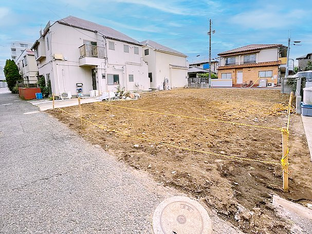 宅地分譲［杉並区高円寺北４丁目］の前面道路含む現地写真|緑豊かな『馬橋公園』まで徒歩５分