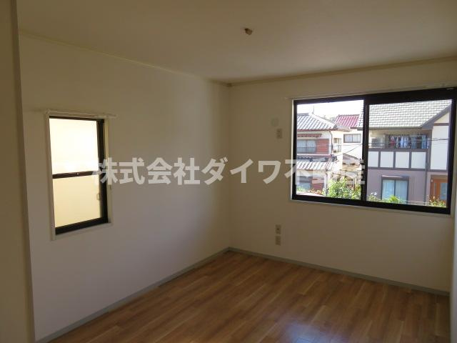 ジュネス若松の居間・リビング