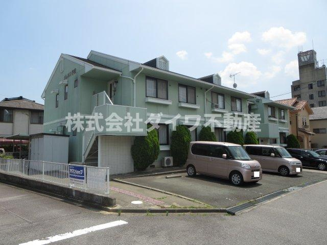 ジュネス若松の外観