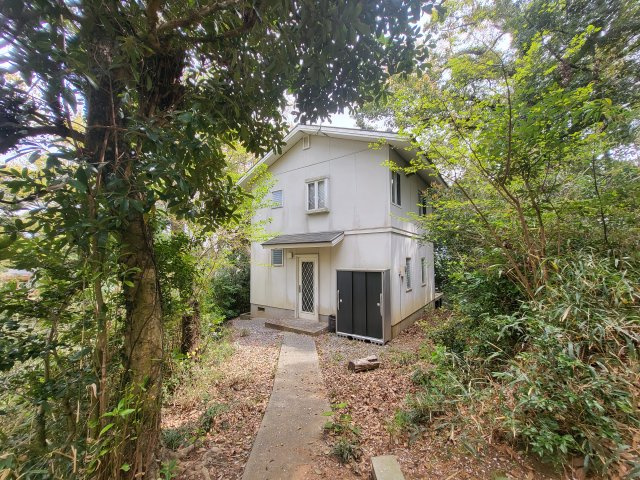 【前面道路含む現地写真】 | 伊都ハイランドパーク内別荘