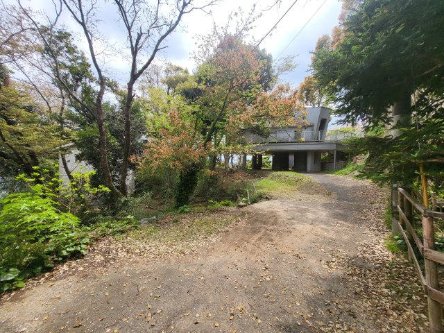 【前面道路含む現地写真】 | 伊都ハイランドパーク内別荘