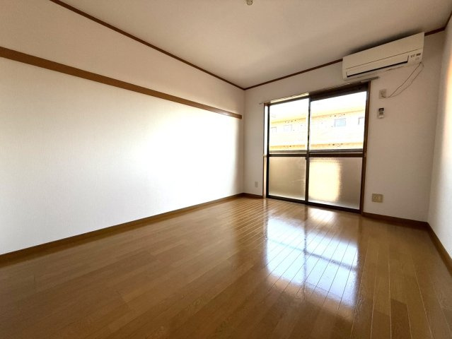 ディアコートNの居間・リビング