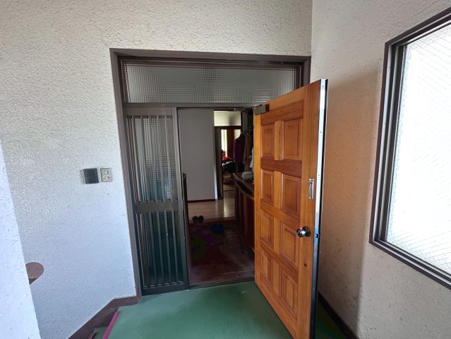 店舗付住宅　大垣市横曽根4丁目　昭和59年築の玄関