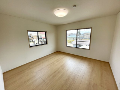 【洋室】 | リフォーム済み中古戸建　米沢市窪田 | 2階洋室です♪フローリングで使いやすいです！子ども部屋としても。