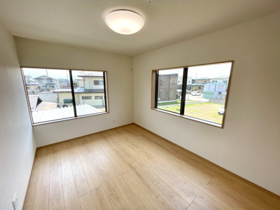 【洋室】 | リフォーム済み中古戸建　米沢市窪田 | 2階洋室です♪フローリングで使いやすいです！子ども部屋としても。