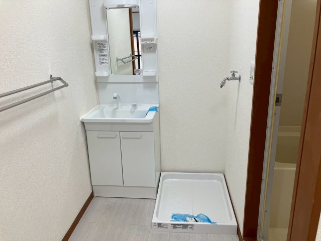 ヒルズF&Mの洗面所|明るい洗面所です