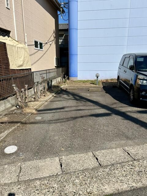 西高山町１丁目　１階倉庫の外観