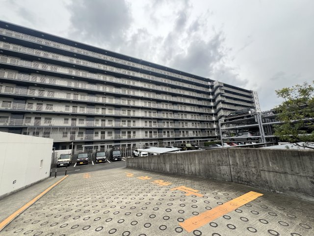 ペットと暮らす南東向きリフォーム【シティテラス大和ブリーズコート】の駐車場|車をお持ちの方に嬉しい駐車場付きの物件です