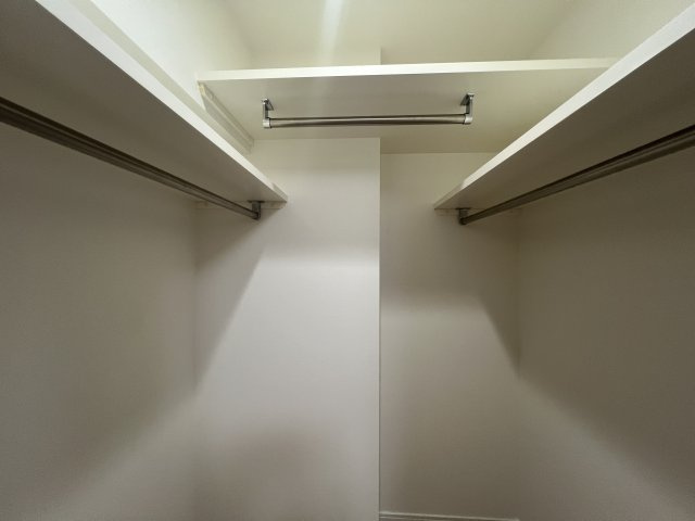 ペットと暮らす南東向きリフォーム【シティテラス大和ブリーズコート】の収納|大きなものも収納できそうです