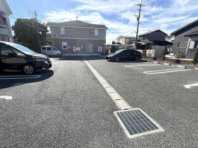 グランドソレイユの駐車場