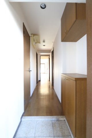 グラフィージュの玄関