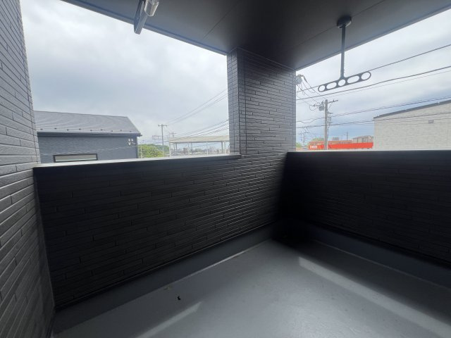 これからの時代の外観ってこんな感じ【座間市西栗原1丁目】新築戸建のバルコニー|バルコニーがあります