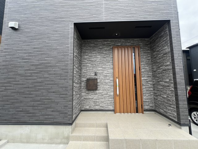 これからの時代の外観ってこんな感じ【座間市西栗原1丁目】新築戸建の玄関|きれいな玄関です