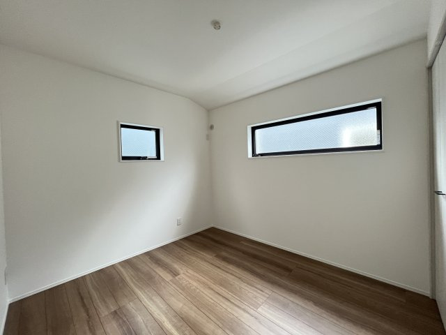 これからの時代の外観ってこんな感じ【座間市西栗原1丁目】新築戸建の洋室|使い勝手のいい洋室です