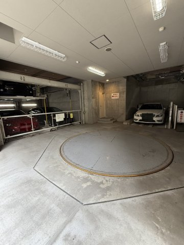 セントラルレジデンス番町シティタワーの駐車場|前面道路