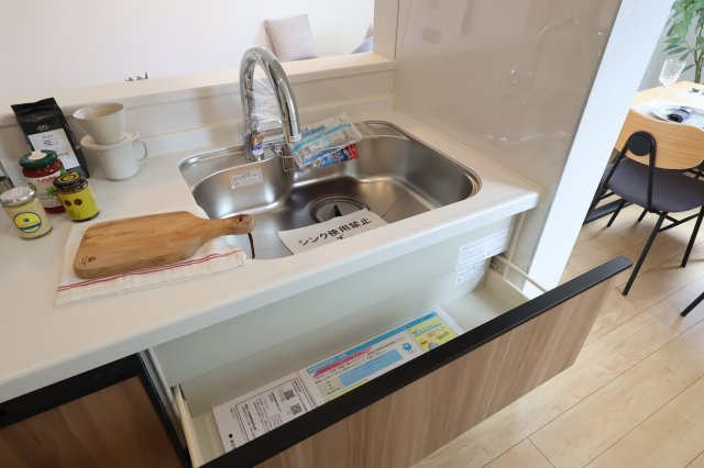 【キッチン】 | 《仲介手数料無料》練馬区石神井台５丁目25-26(2号棟)新築一戸建てリナージュ | 撮影日 2025年9月28日 11:00 晴れ
