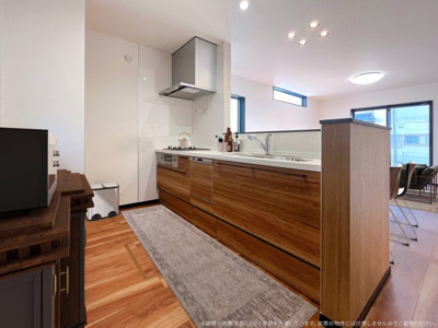 【キッチン】 | 【キッチン　CG家具設置イメージ】
※画像内に含まれる家具家電はCGで作成したイメージです。実際の物件には付帯しません。