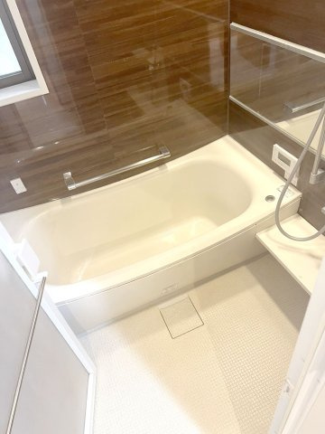 西片2丁目戸建の浴室