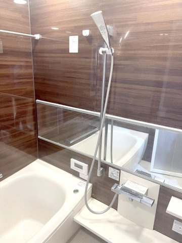 西片2丁目戸建の浴室