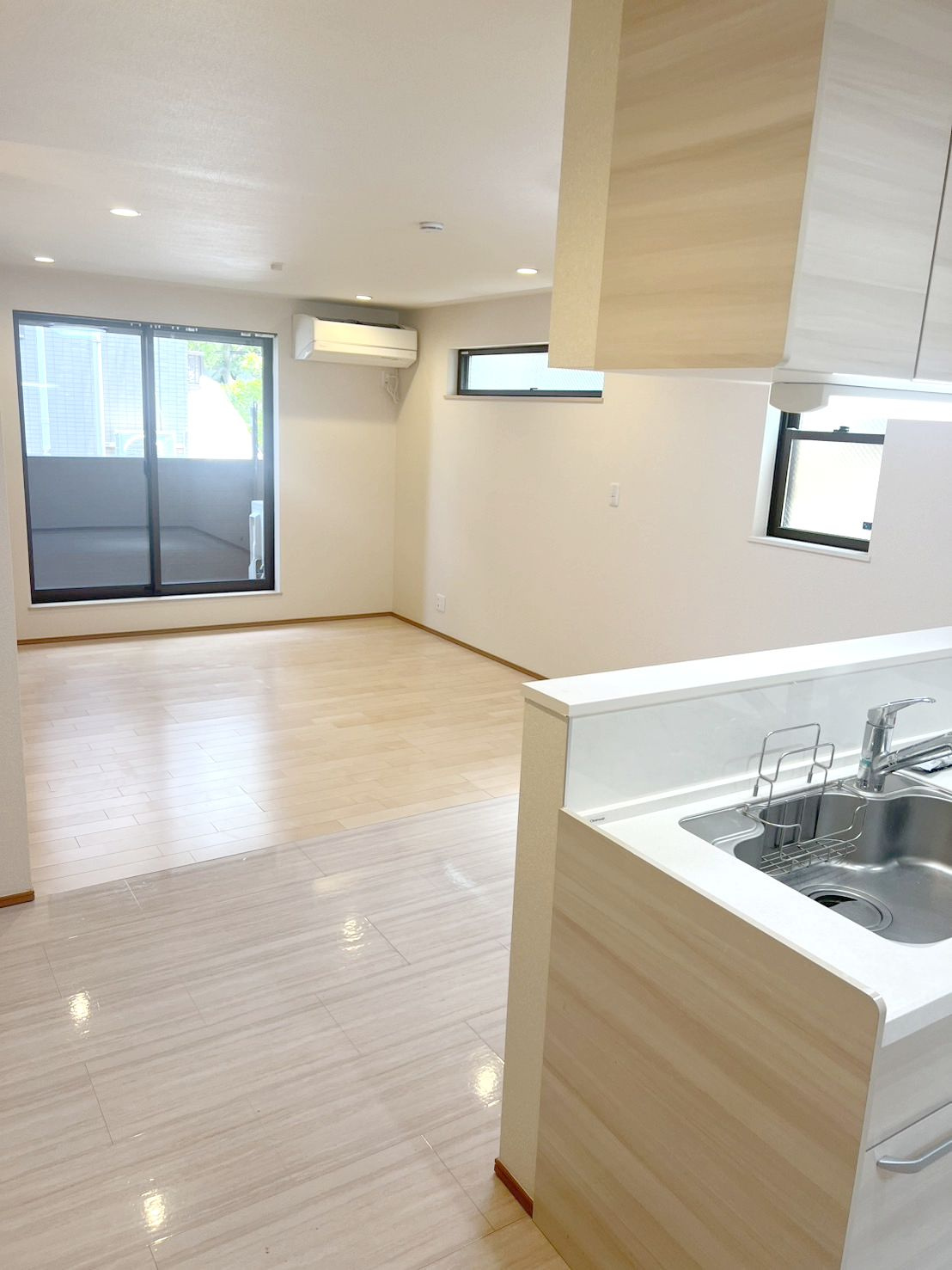 西片2丁目戸建の居間・リビング