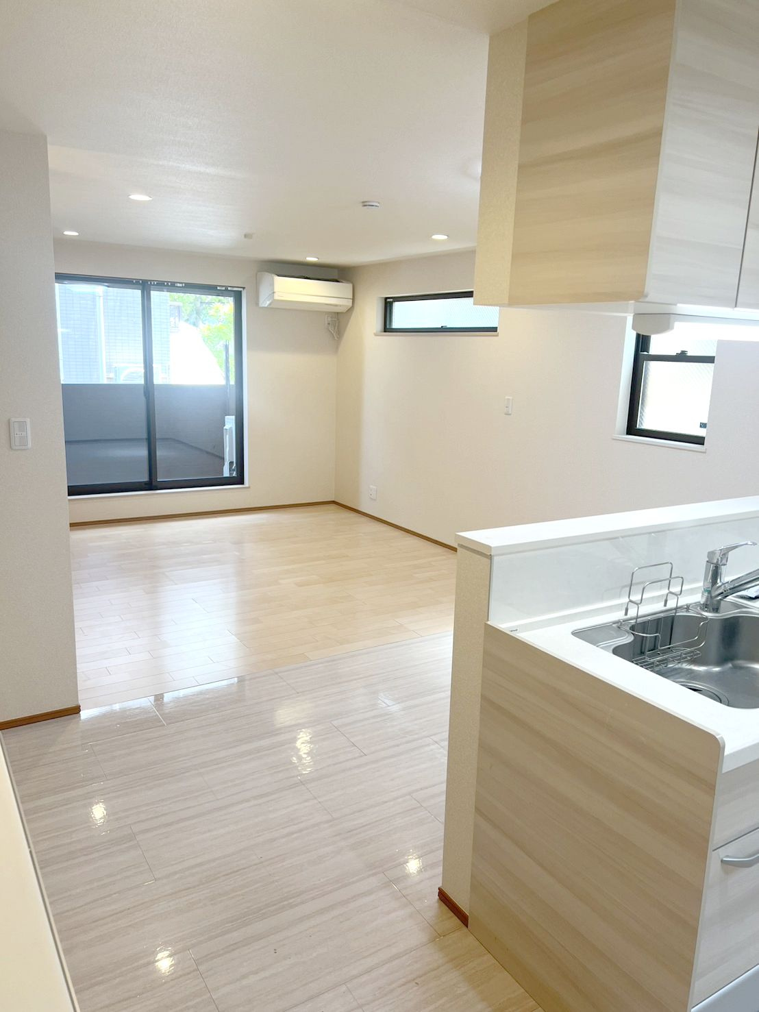 西片2丁目戸建の居間・リビング