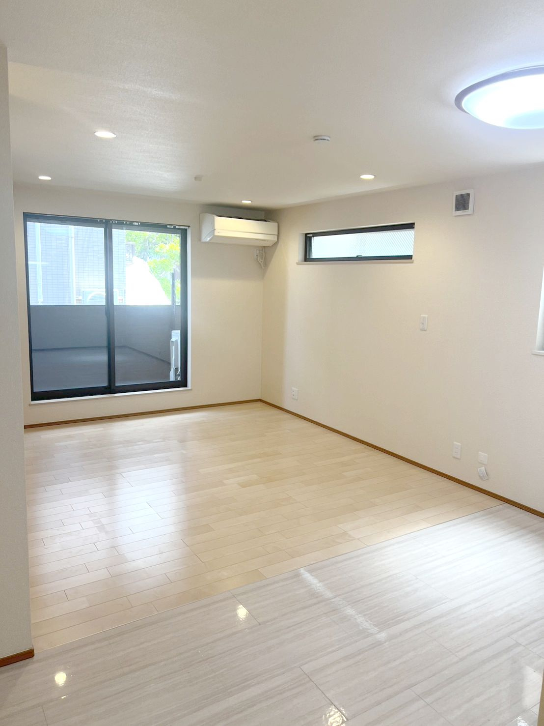 西片2丁目戸建の居間・リビング