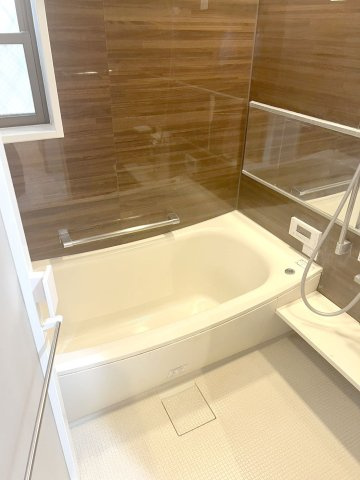 西片2丁目戸建の浴室