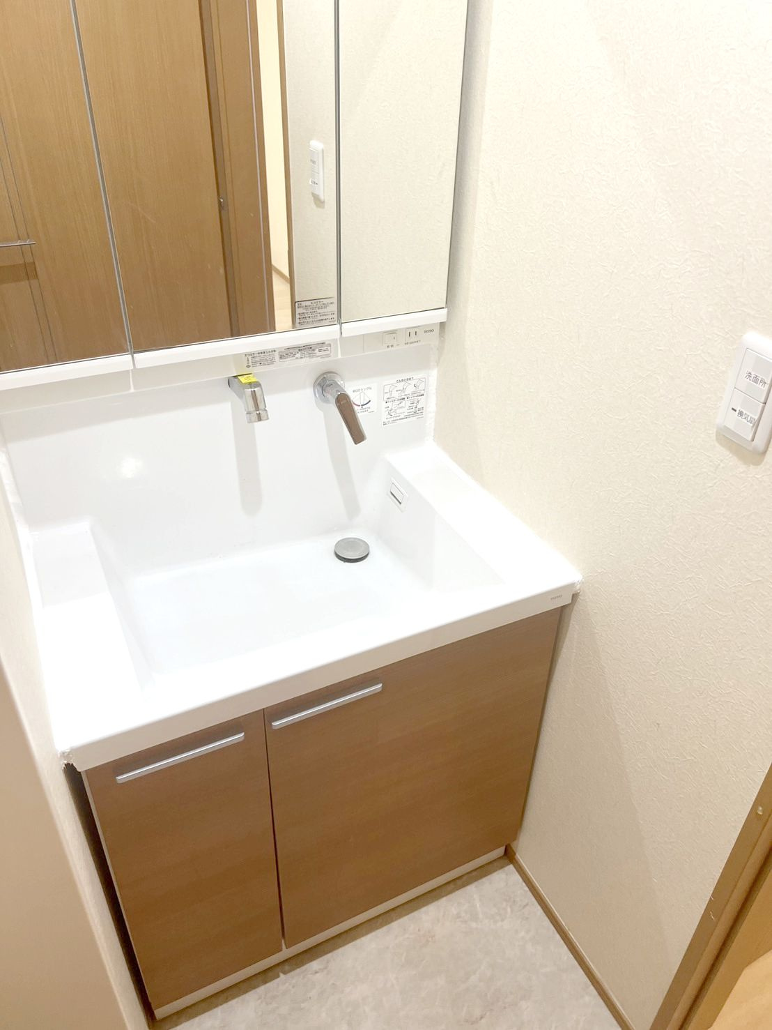 西片2丁目戸建の洗面所