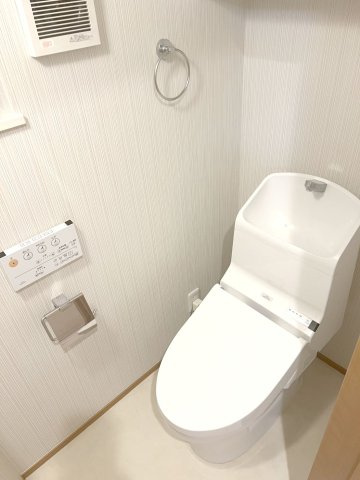 西片2丁目戸建のトイレ