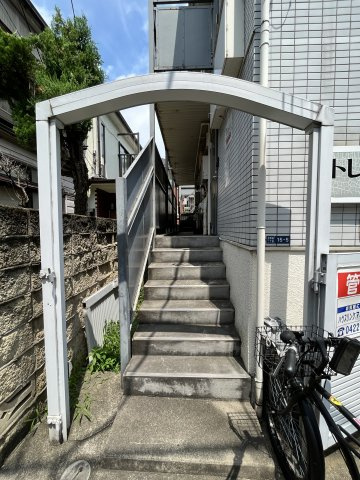 トレンドハウスのエントランス