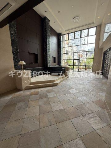 エスティメゾン京橋のロビー