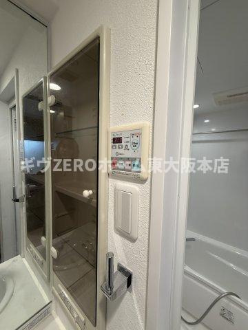 エスティメゾン京橋のエントランス