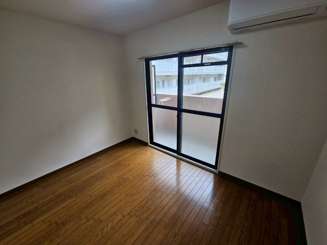 ダイドーメゾン西宮北口XIIIの居間・リビング