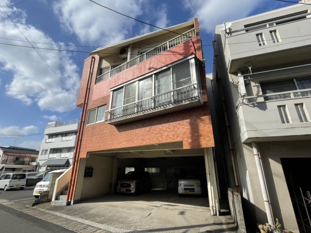 鹿児島市下荒田四丁目売ビルの外観