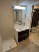 ジョイハイムの洗面所|明るい洗面所です