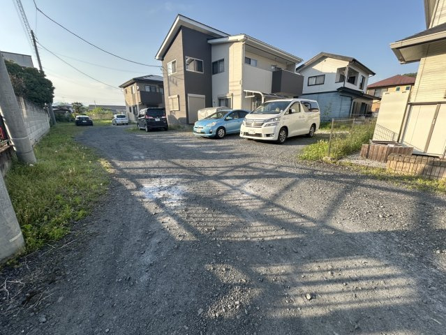 5LDKの注文戸建！鹿沼市西沢町　中古住宅の前面道路含む現地写真|前面道路含む現地写真です