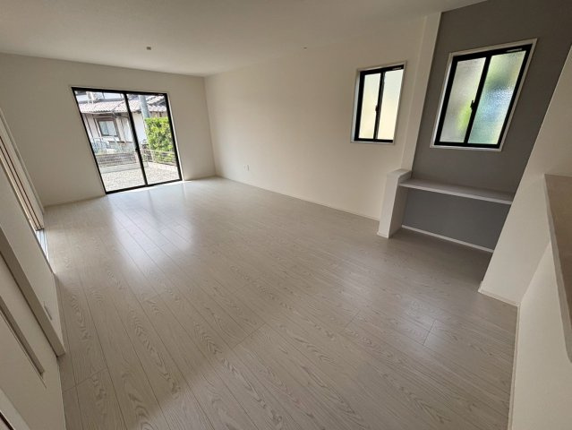 よかタウン／南区御幸木部3丁目3期／4号棟の居間・リビング