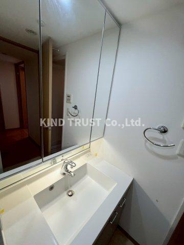 フローライト南森町の洗面所|忙しい朝には欠かせない洗面所です