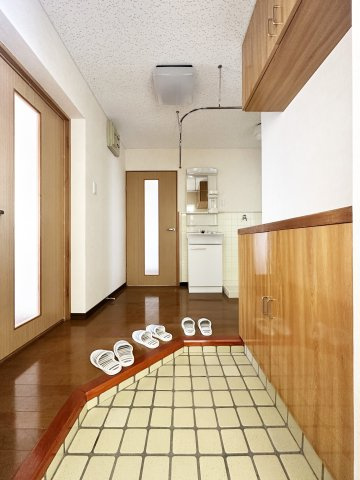 ロイヤルハイツMORIの玄関