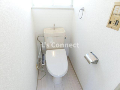 【トイレ】 | セプテンバー２０ | 温水洗浄便座付きのトイレ。